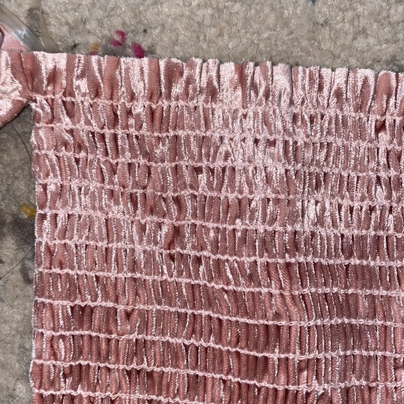 Flirty pink velvet off the shoulder top - Picture 2 of 4